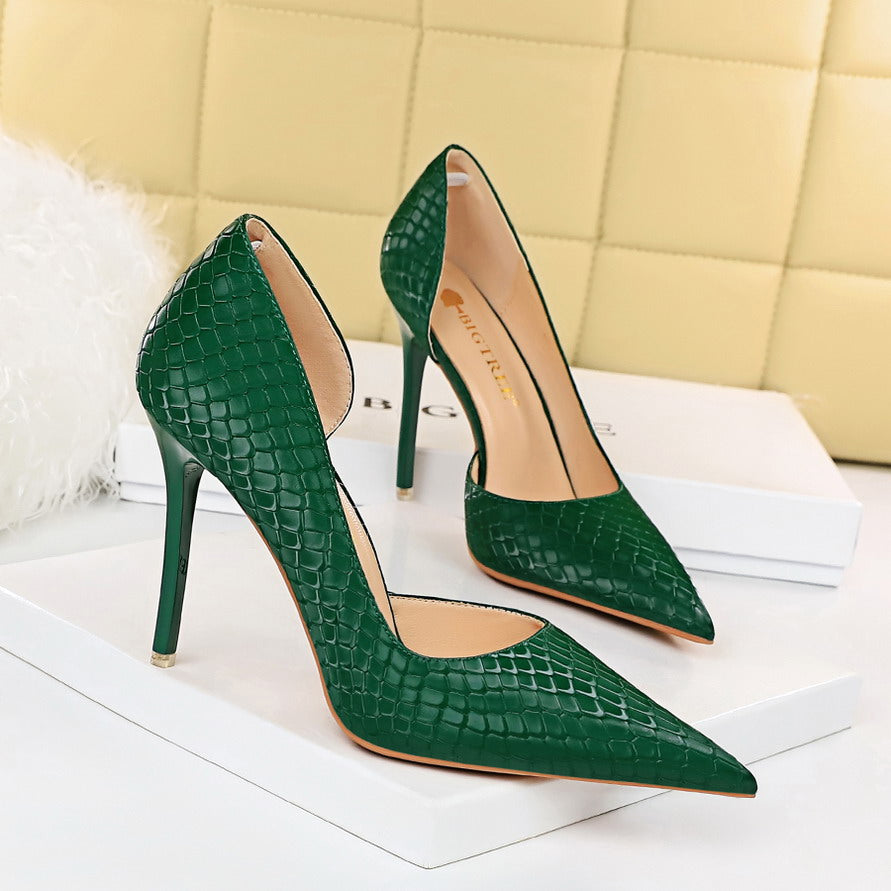 Green shop snakeskin pumps